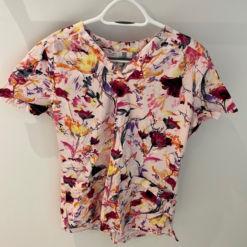 Health Pro Scrub top 🌸